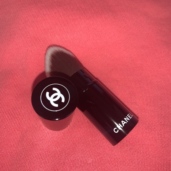 CHANEL Makeup Chanel Retractable Foundation Brush N3 Poshmark